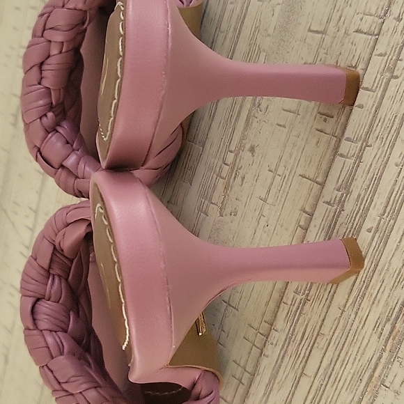 Beautiful  9 West Mules - Picture 3 of 4